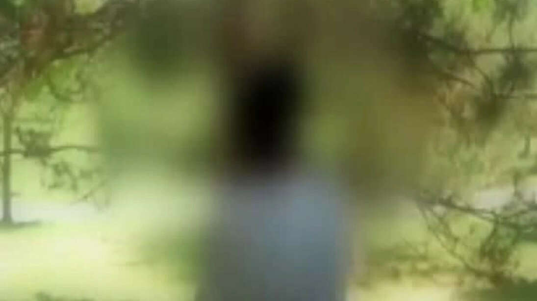 Порно видео привязали в лесу