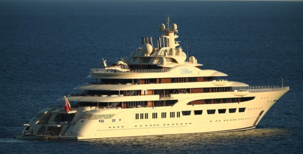 Forbes: в Германии арестовали яхту Dilbar Алишера Усманова стоимостью $600 млн