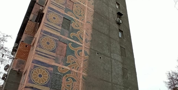 В хокимияте Ташкента прокомментировали закрашивание мозаики XX века на одной из многоэтажек