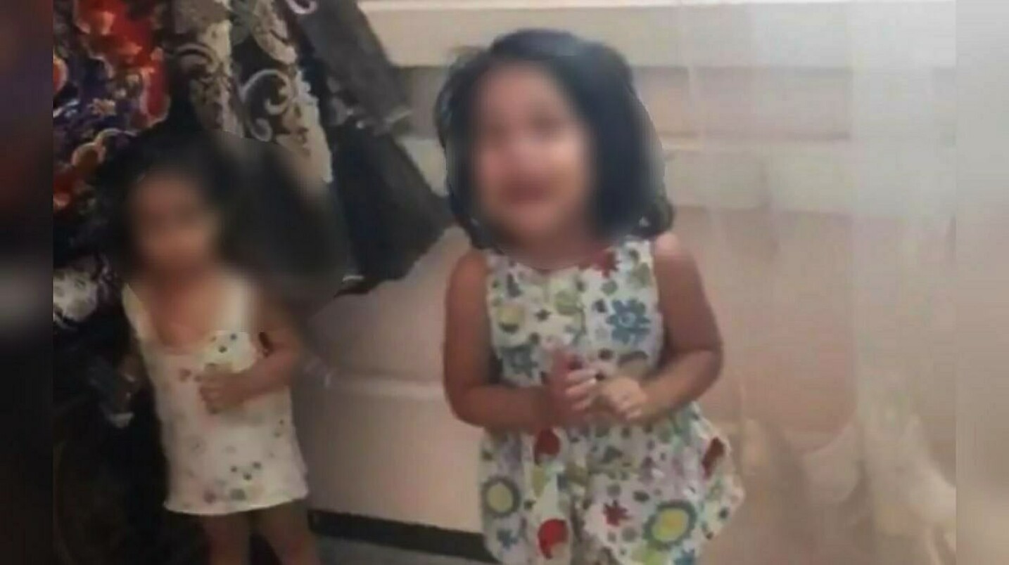 «Сирота ты брошенная!»: мать избивала своих несовершеннолетних дочерей — видео