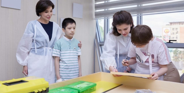 Зироатхон Мирзиёева посетила первую в Узбекистане госпитальную школу