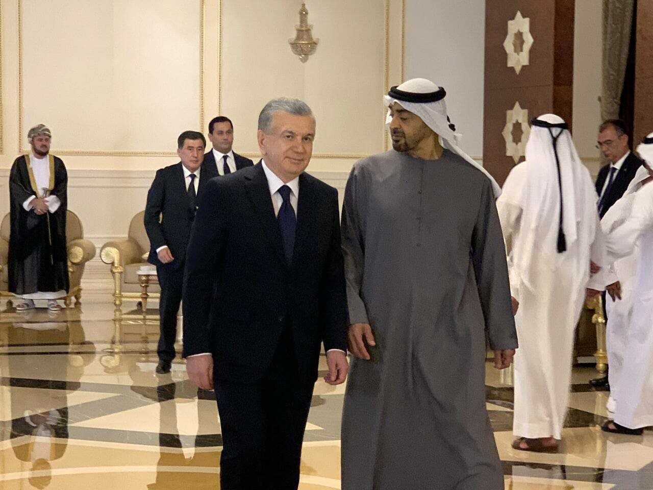 Шавкат Мирзиёев провел встречу с вновь избранным президентом ОАЭ