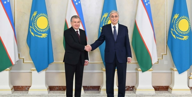 Шавкат Мирзиёев поздравил лидера Казахстана с днем рождения