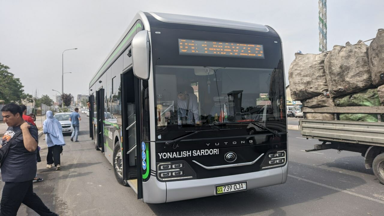 В Ташкенте ввели новые правила входа в автобус