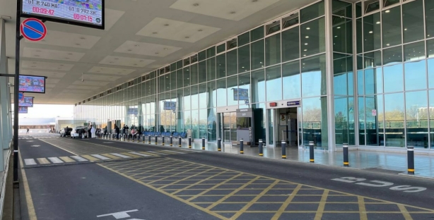 В столичном аэропорту ввели временное ограничение для сопровождающих