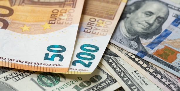 Большинство коммерческих банков Узбекистана покупают евро дешевле доллара