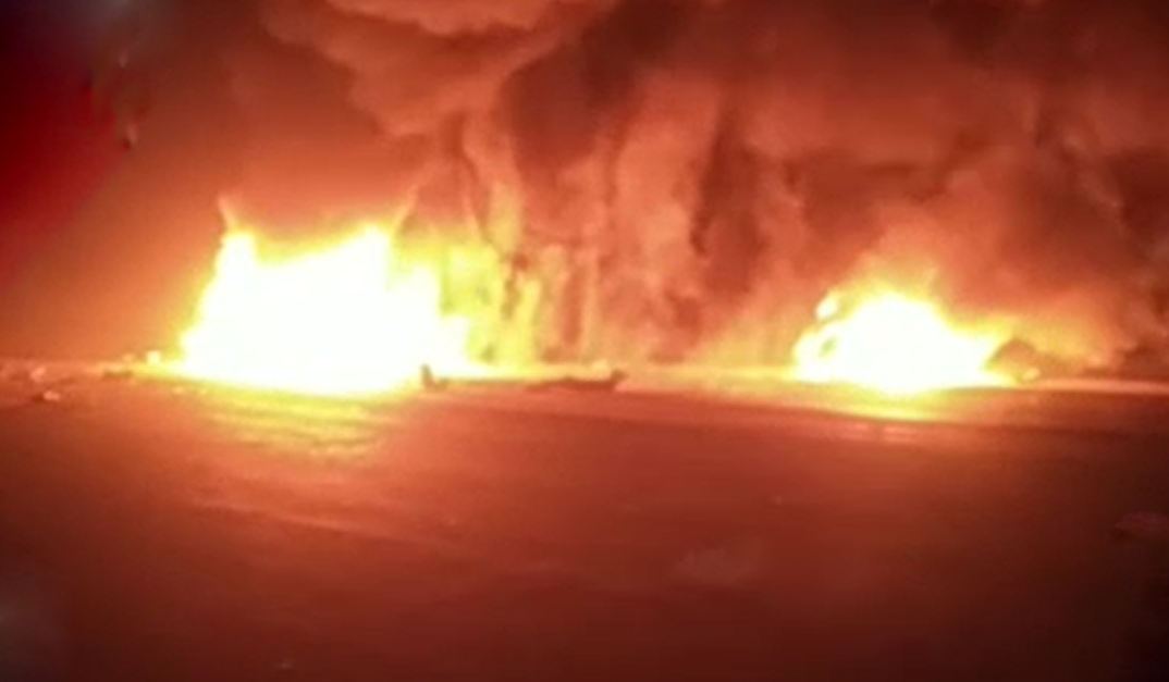 В Кашкадарье вместе с 8 гражданами сгорели два автомобиля — видео
