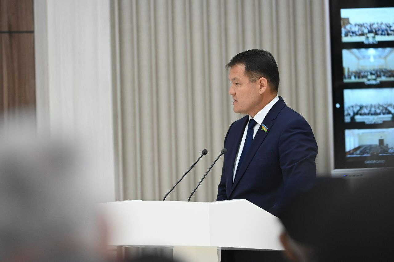 Аманбай Орынбаев утвержден в должности нового председателя Жокаргы Кенеса
