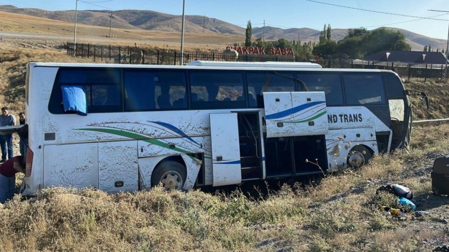 UzNews - В Минтрансе прокомментировали ДТП с участием пассажирского  автобуса «Ташкент - Бишкек» в Казахстане