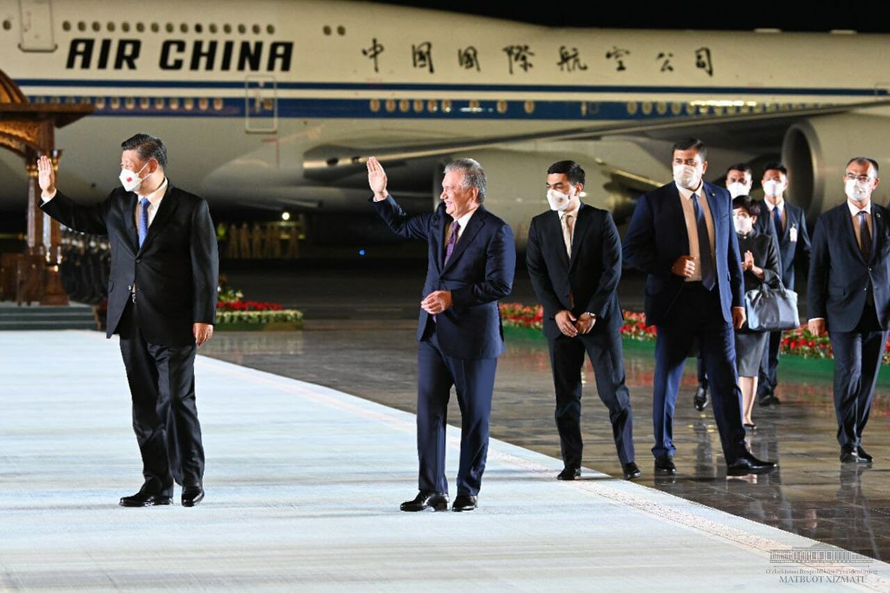 Председатель КНР Си Цзиньпин прибыл с государственным визитом в Самарканд