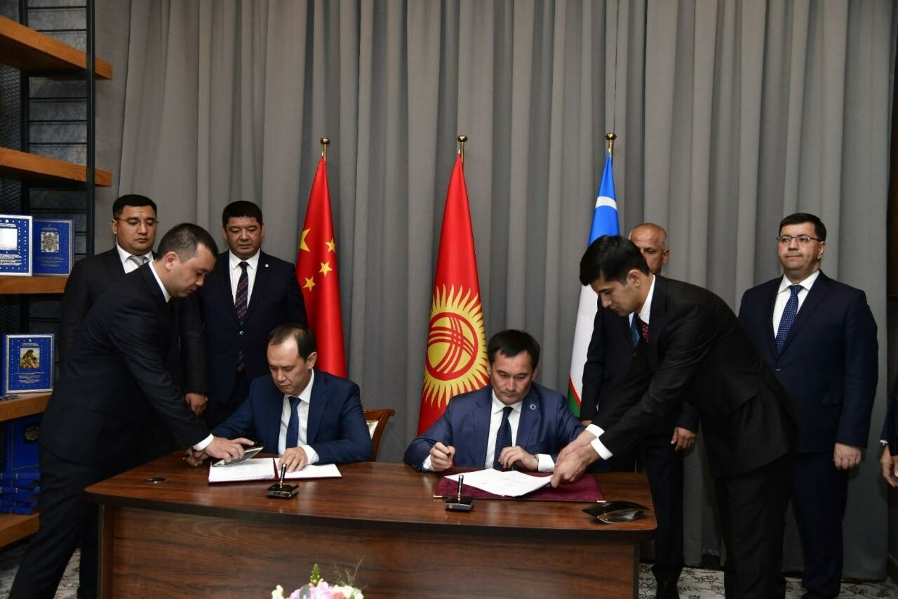 На полях саммита ШОС подписано соглашение по проекту строительства железной дороги «Узбекистан — Кыргызстан — Китай»