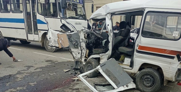 В Самарканде произошло массовое ДТП с участием пяти автомобилей, есть погибший — видео