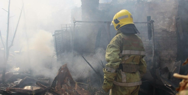 В Бухаре при пожаре погибла семья из пяти человек, включая троих несовершеннолетних детей