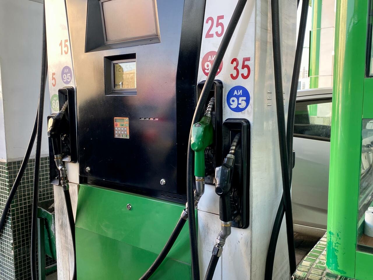 В отношении АЗС, искусственно завышающих цены на бензин, будут приняты меры — АМК