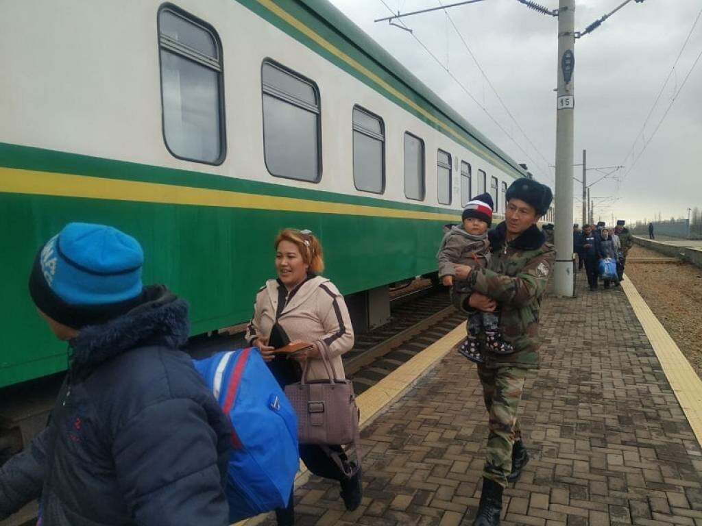 Пассажирский поезд «Термез-Ташкент» остановился из-за отключения электроэнергии