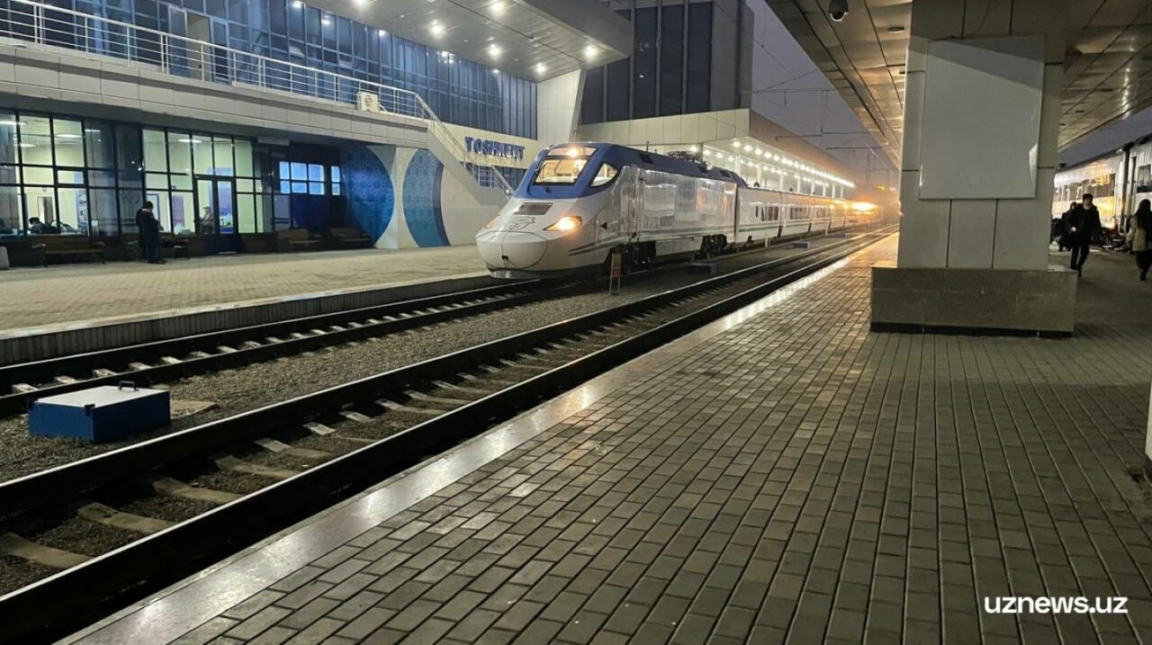 Движение поездов Afrosiyob между Ташкентом и Бухарой приостановлено на три дня