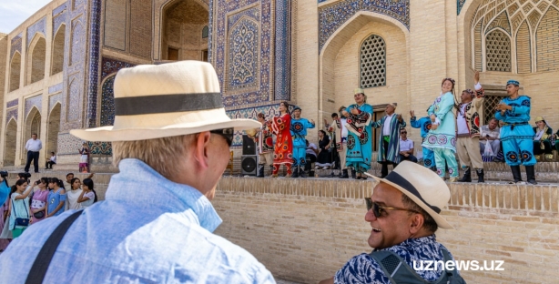 Количество туристов, посетивших Узбекистан, выросло почти в 3 раза