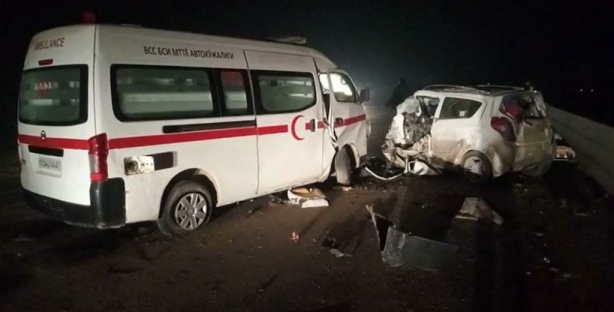 В Сурхандарье при столкновении автомобиля скорой помощи и Spark погиб 22-летний мужчина