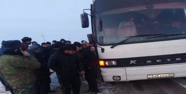 В Казахстане эвакуировали свыше 30 узбекистанцев, ехавших в автобусе по дороге Алматы - Ташкент