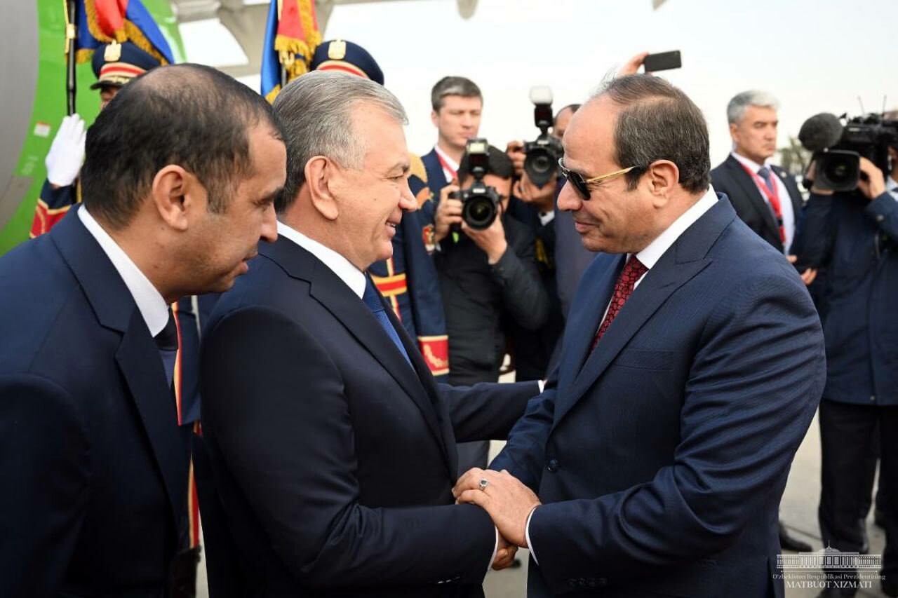 Шавкат Мирзиёев прибыл в Каир