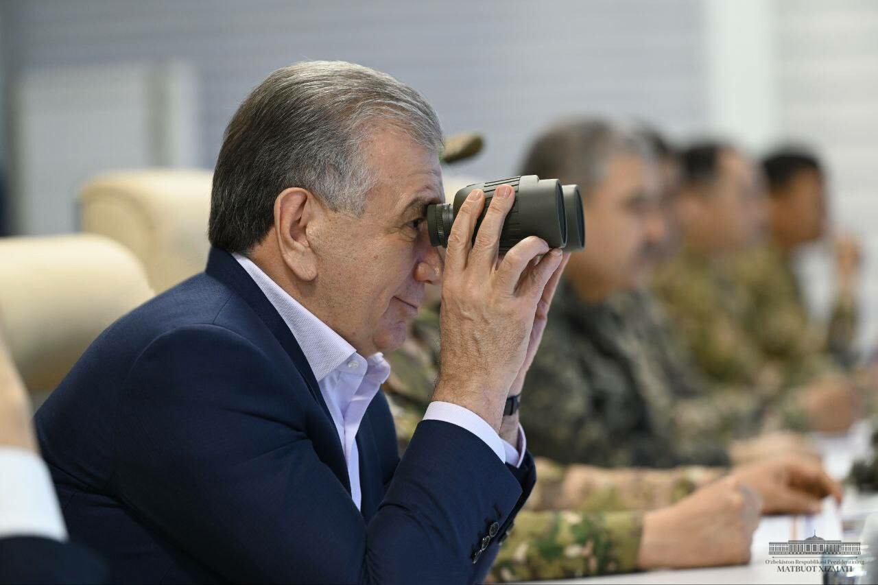 Шавкат Мирзиёев посетил тактические учения военнослужащих — фото