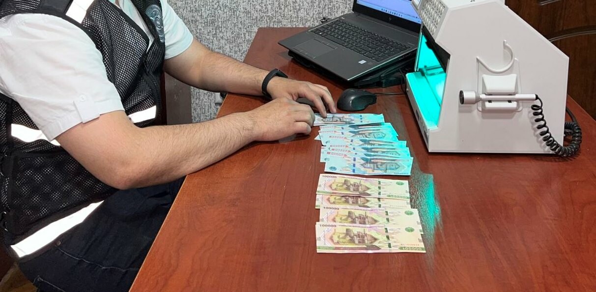 В Ташкенте мужчина купил iPhone стоимостью 5,9 млн сумов за фальшивые деньги