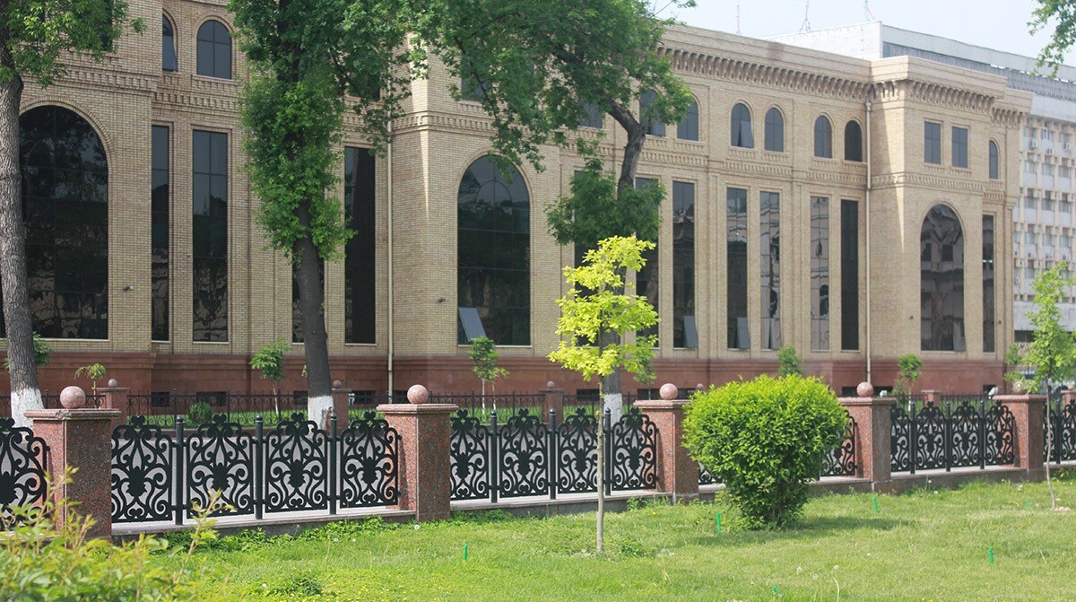 В Ташкенте компания взяла кредит в «Алокабанке» и выкупила здание его головного офиса