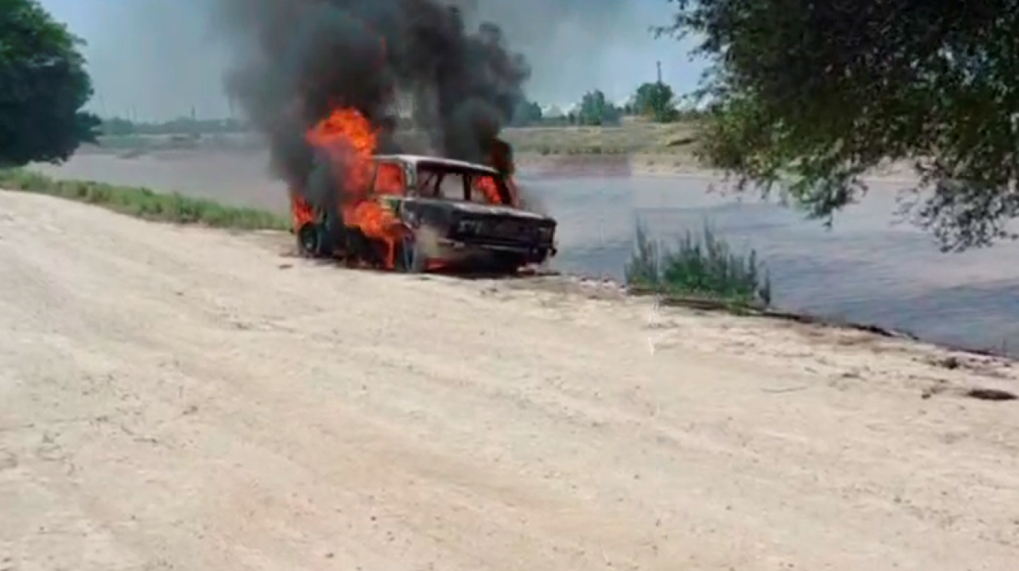 UzNews - В Кашкадарье в сгоревшем автомобиле обнаружен труп мужчины — видео