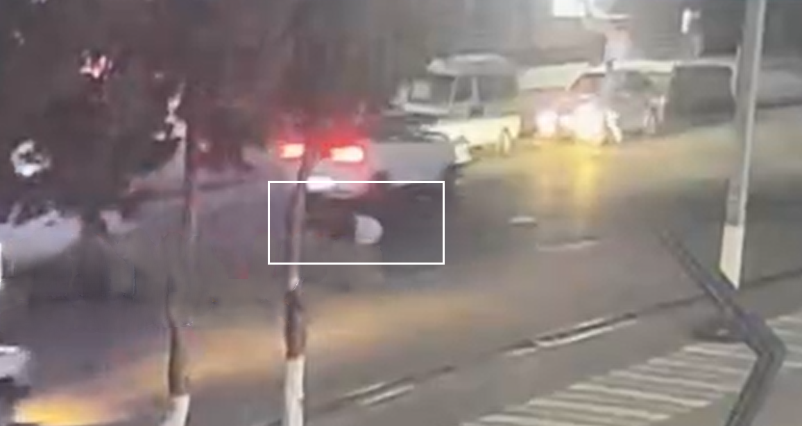 В Самарканде 16-летний парень на иномарке отца сбил на большой скорости мужчину — видео