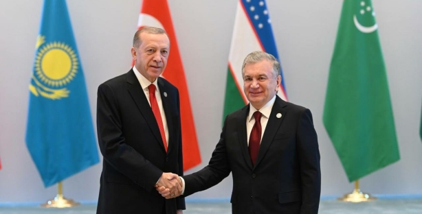 Мирзиёев поздравил Эрдогана с победой на президентских выборах в Турции