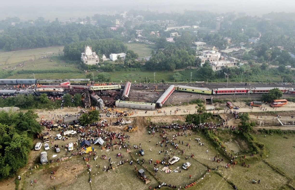 Шавкат Мирзиёев направил соболезнования руководству Индии в связи с железнодорожной катастрофой