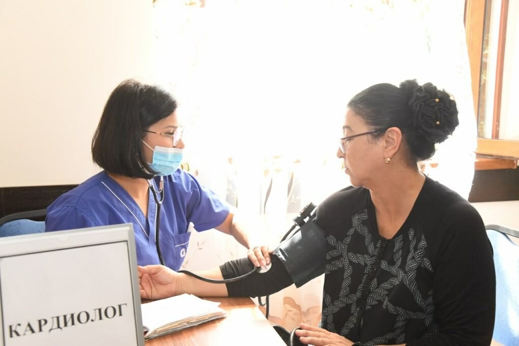 В Узбекистане работники сферы образования бесплатно пройдут медобследование и получат лечение