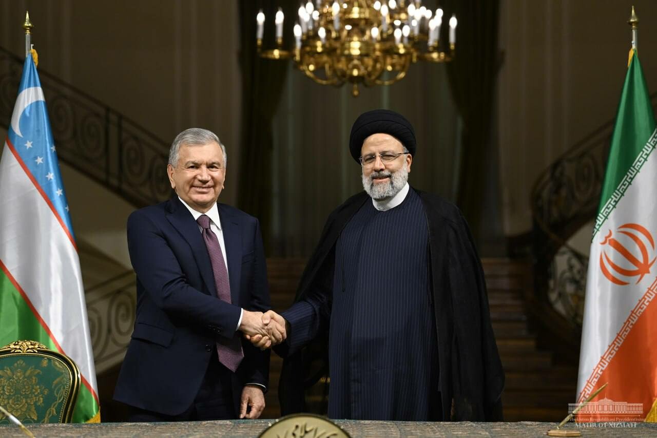Узбекистан и Иран подписали 15 документов о сотрудничестве