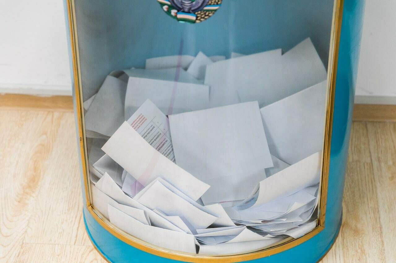 Завершилось досрочное голосование на выборах президента Узбекистана
