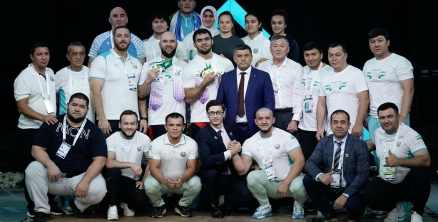 Тяжелоатлеты из Узбекистана заняли второе место в медальном зачете на ЧМ в Саудовской Аравии