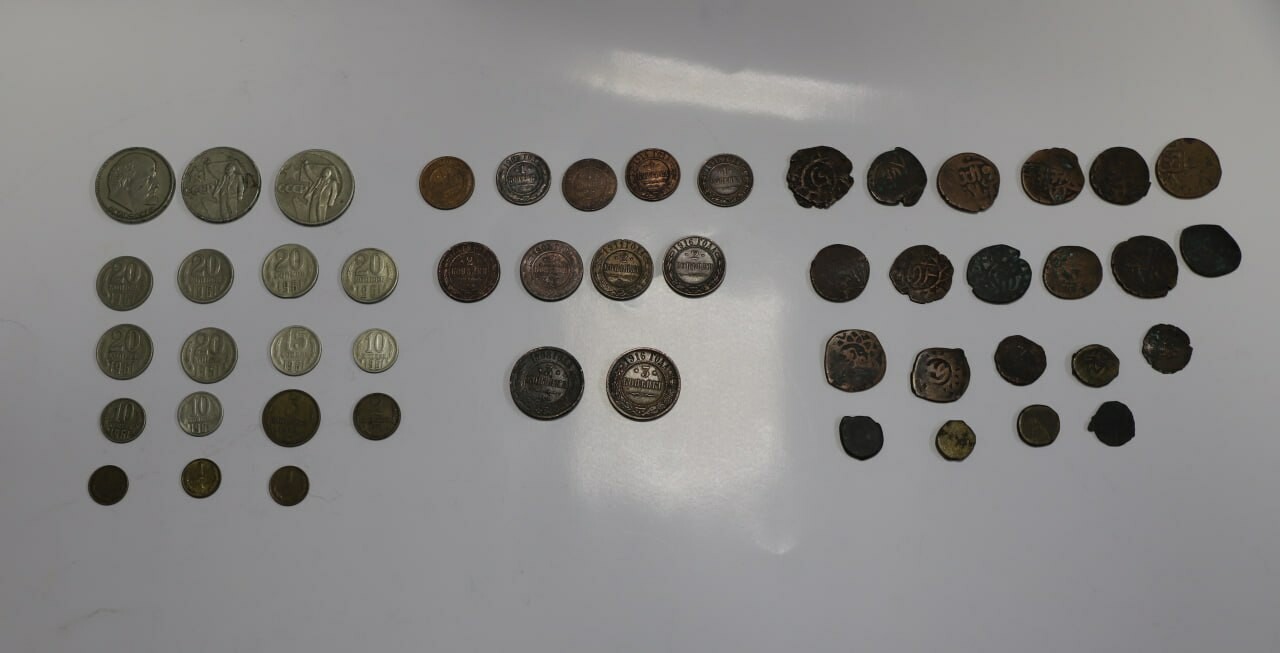 Иностранный гражданин пытался вывезти из Узбекистана старинные монеты