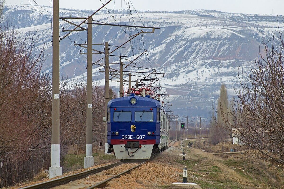 Восстановлено движение ж/д поездов из Ташкента в Ходжикент, Сырдарью и Гулистан
