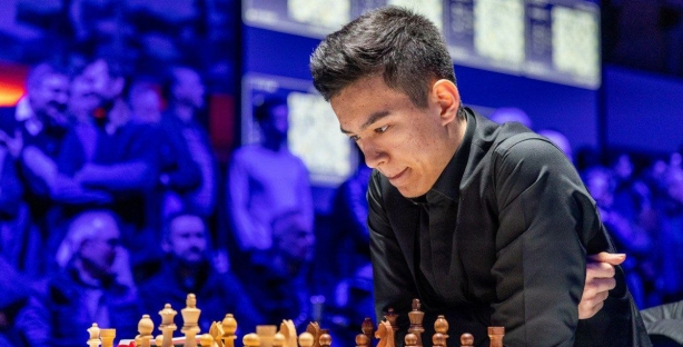 Нодирбек Абдусатторов вошел в топ-10 шахматистов с самым высоким рейтингом