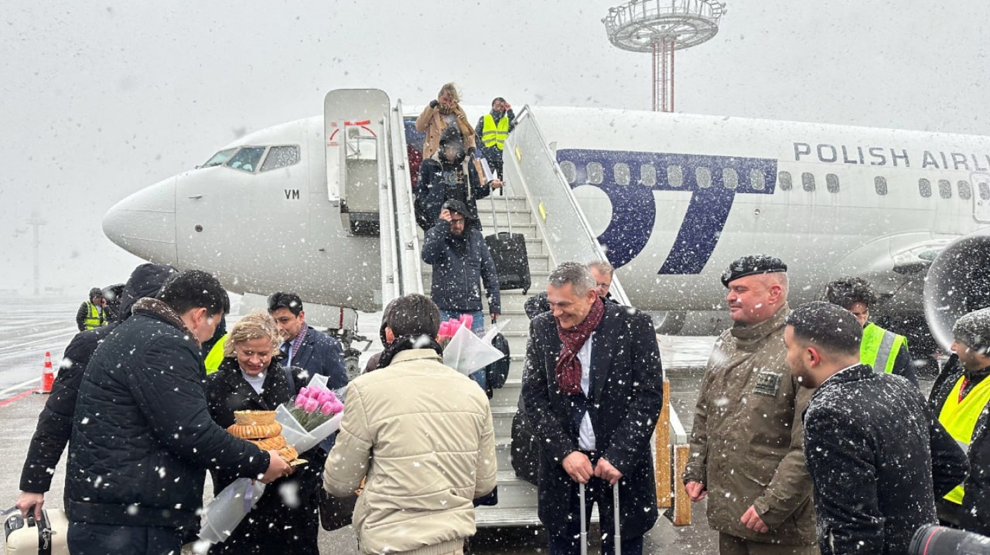 UzNews - Авиакомпания LOT Polish Airlines запустила регулярные рейсы из  Варшавы в Ташкент