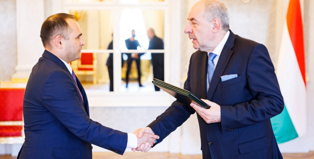 Первый посол Узбекистана в Венгрии вручил верительные грамоты президенту страны