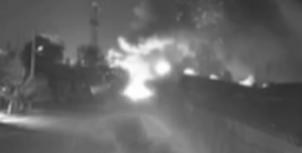 В Самарканде загорелось нежилое здание — видео