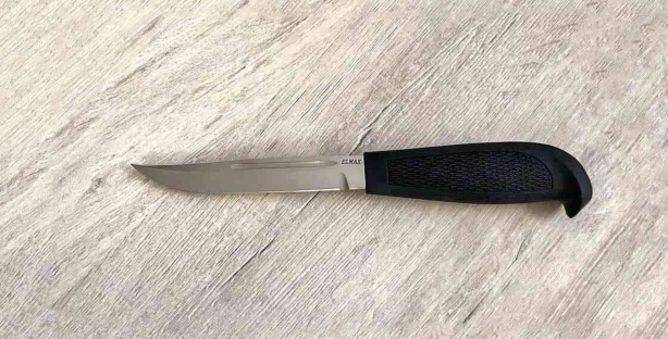 В Джизаке отец приставлял нож к сыну во время ссоры с супругой, находящейся на заработках в Корее