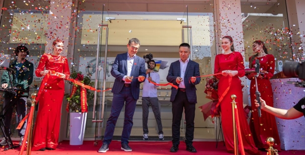 Компания Huawei открыла первый брендшоп в Ташкенте и презентовала новые модели линейки nova 