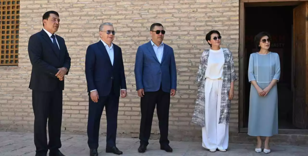 Президенты Узбекистана и Кыргызстана вместе с первыми леди посетили Хиву — фото