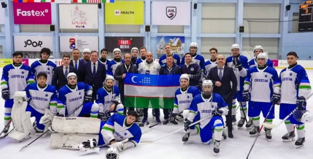 Давлат раҳбари хоккейчилар ва Осиё чемпионатида ўзини кўрсатган енгил атлетикачиларни ҳам табриклади.